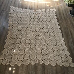Vintage Hand Crochet Lace Suns in Circles Tablecloth or Bed Coverlet 67x56”
